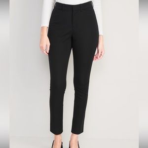 NWT- Old Navy - 8 tall. Curvy High Waist Pixie Ankle Pant